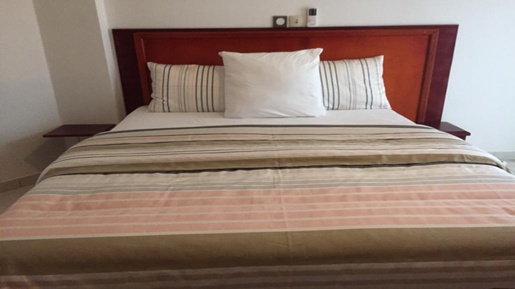 Le Buffle Noir Appart D'Hotes Douala Exterior foto